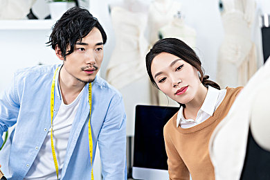 火影18同人手游破解版＼破解风云：揭秘同人手游，正版与盗版的爱恨纠葛-1
