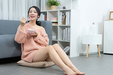 和平精英女生乳液网站＼美妆秘籍解锁，打造游戏个性角色形象，和平战场魅力升级