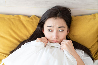 已婚少妇推油高潮偷露脸＼隐私守护者：揭秘网络道德防线-1