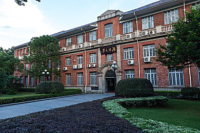 男人和女人软件＼科技创新推动性别平等，＂男人女人平台＂助力和谐社会新篇章-1