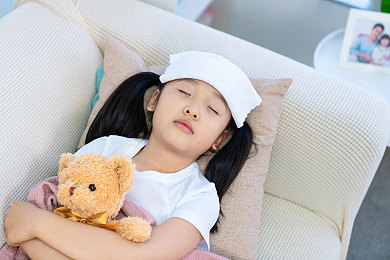 与亲女洗澡时轮了2次＼亲情解谜之旅：揭秘《亲水乐园》温馨互动之谜-1