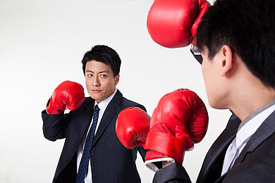 黄色软件3.03免费OPPO版破解大全＼破解狂欢背后的版权与安全风暴：揭秘软件破解之谜-1