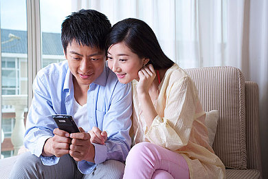 男生和女生在一起拆拆拆软件＼甜蜜解谜，爱意升温——探索情侣互动新秘籍-2