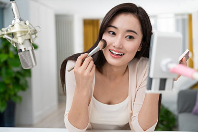 扑克牌又痛又叫软件免费下载＼趣味扑克新潮流，免费体验“又痛又叫”引热议-3