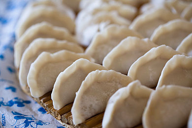 亚洲人毛耸耸隂户特写＼神秘亚洲毛茸茸冒险：揭秘奇幻游戏《毛毛世界》独特魅力