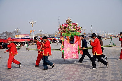 黄色禁用软件＼净化网络环境，守护青春防线：我国新推‘禁黄’举措广受关注，护航青少年健康成长
