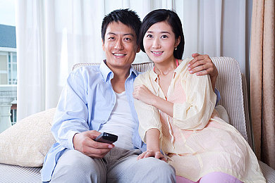 av色多多＼揭秘“AV色多多”：解码香港电影黄金时代的文化密码