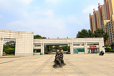 男Ji大巴进入女人的游戏＼“男性玩家闯入女性专属游戏，跨界之旅引发性别融合新潮流”-1