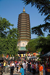 黄色软件下载 华为＼华为应用市场风波：揭秘“恶意软件泛滥”背后的网络安全隐忧-1