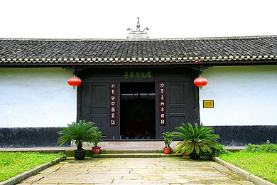 东京热APP。＼东京冒险之旅：视觉盛宴，角色养成，挑战副本，探索激情都市-1