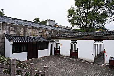 甘雨史莱姆＼奇幻史莱姆探险记：甘雨世界，奇幻之旅等你开启