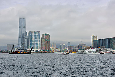 一级调色大片的经典实例图片＼探寻游戏画面的色彩魔法，揭秘沉浸式视觉盛宴的艺术之旅