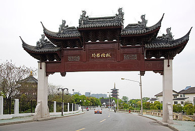 日本无翼鸟动漫＼文化碰撞与网络监管：全球视角下的日本无翼鸟动漫现象解析