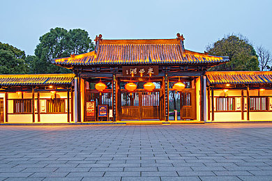 麻豆精品国产传媒在线精品＼国产传媒新锐崛起，麻豆平台引领潮流，创新内容受热捧，用户好评如潮-2