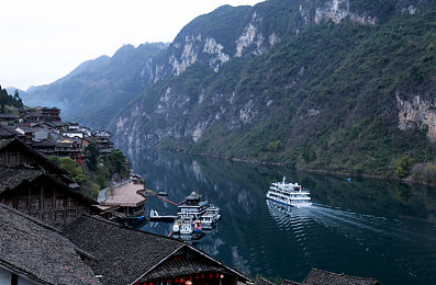 www.一个人＼数字隔离，心灵碰撞：孤独经济时代的网络孤独与人际和谐之道-2