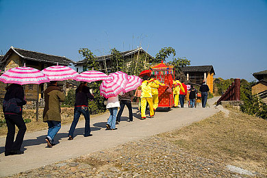 毛笔画尿孔 不准尿＼“校园怪象引关注：毛笔画尿孔事件折射教育困境，多方共筑健康成长防线”-3