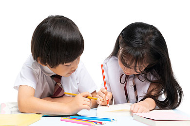 黄软免费下载＼网络盛宴揭秘：探索数字娱乐宝藏的误区与风险-3