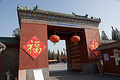 打扑克双人＼深入解析：双人扑克游戏策略与乐趣，挑战心理极限的刺激之旅