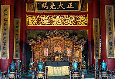 黄色软件3.00T＼奇幻探险解谜之旅：体验《黄色软件》3.00T，探索虚拟世界无限可能-3