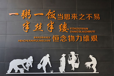 一个B三个人＼策略游戏《三巨头》：三国历史背景下，独特“一将三兵”搭配策略挑战极限-2