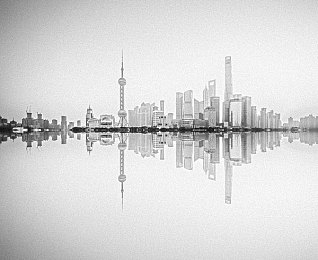 美女没穿衣服的app＼光影交织，美摄之旅：揭秘时尚摄影游戏，沉浸视觉盛宴-5