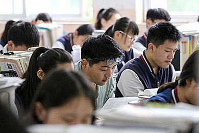 蝴蝶传媒4.3.5黄＼揭秘神秘蝴蝶世界：深度攻略与玩家好评如潮的游戏体验分享-3