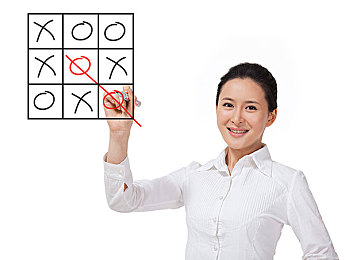 金发美女大战黑巨茎＼勇者对决：金发战姬斗黑巨魔，视觉力量巅峰对决-2